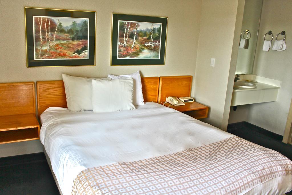 Canadas Best Value Inn Langley/Vancouver Exterior foto