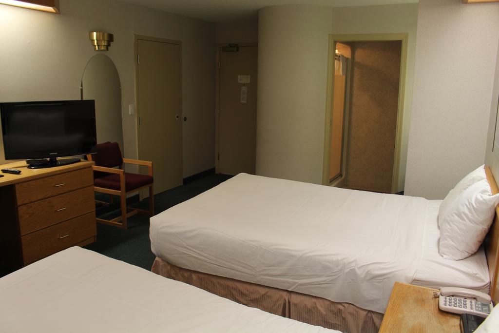 Canadas Best Value Inn Langley/Vancouver Exterior foto